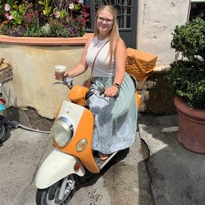 Meet your Posher, Amber